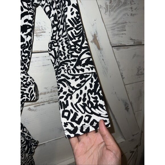 Lilly Pulitzer Wrap Top Black White Floral Retro V Neck Sz XSmall Blouse NWOT - Picture 7 of 10